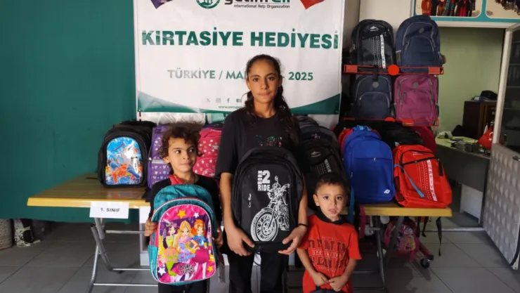 50 Öğrenciye Yeni Eğitim Yılında Kırtasiye Seti Hediye Edildi