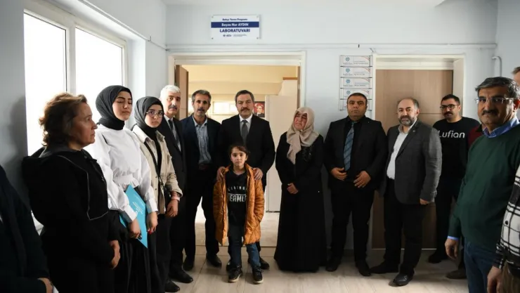 6 Şubat Depremlerinde Vefat Eden Personel Ve Öğrencilerin İsimleri Laboratuvarlara Verildi