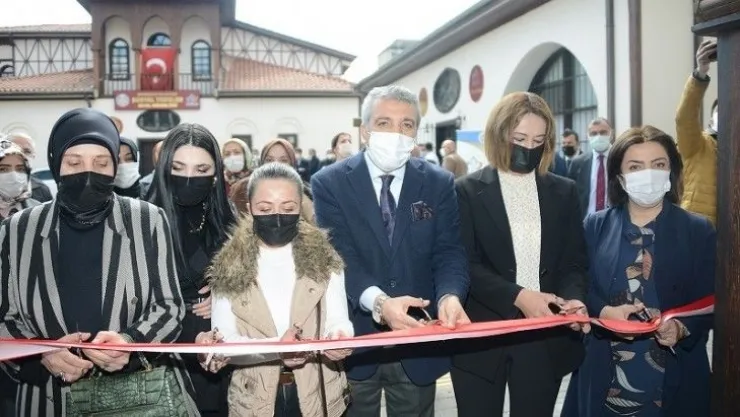 '8 Mart 8 Ressam' Sergisi Açıldı