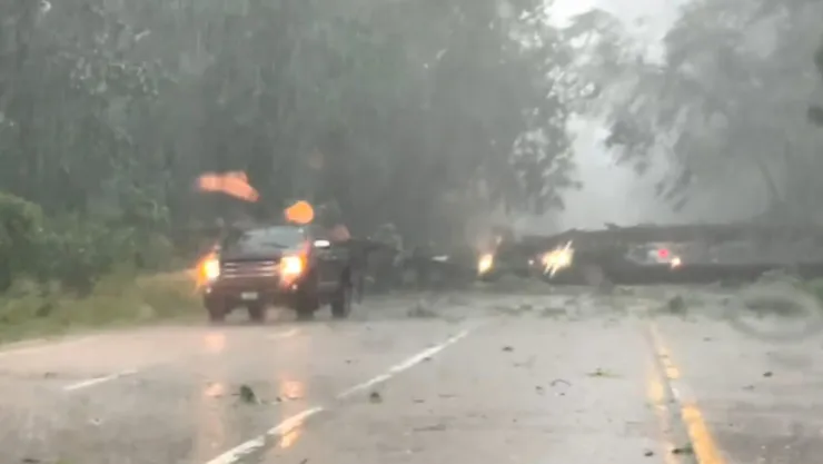 ABD'yi fırtına ve hortum vurdu: 23 ölü