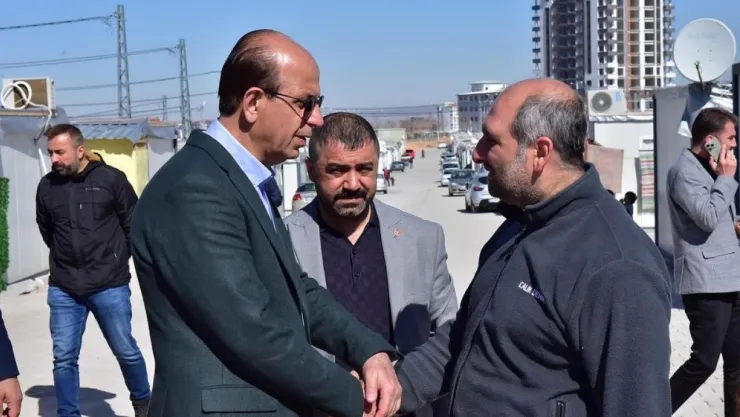 AK Parti Yeşilyurt Belediye Başkan Adayı Prof. Dr. İlhan Geçit Manas Konteyner kenti ziyaret etti