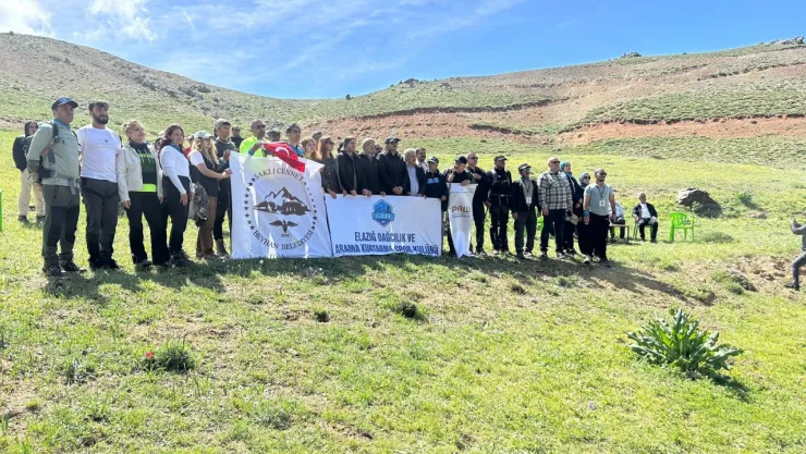 Akdağ'da Doğa Yürüyüşü Etkinliği Düzenlendi