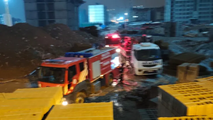 Akpınar Mahallesinde Gece Yarısı Çıkan Yangın Korkuttu