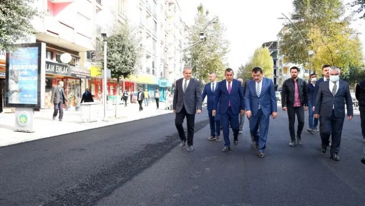 Alt Ve Üst Yapısıyla Birlikte Sivas Caddesi Tamamen Yenileniyor