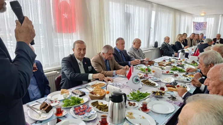 Ankara'da Memleket Hasreti Giderildi: Yöresel Lezzetler ve Türkülerle Kahvaltı