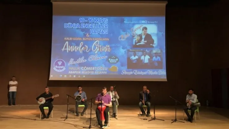 Arapgir Belediyesi Engelliler Haftasına Yönelik Bilal Göregen Konseri Düzenledi