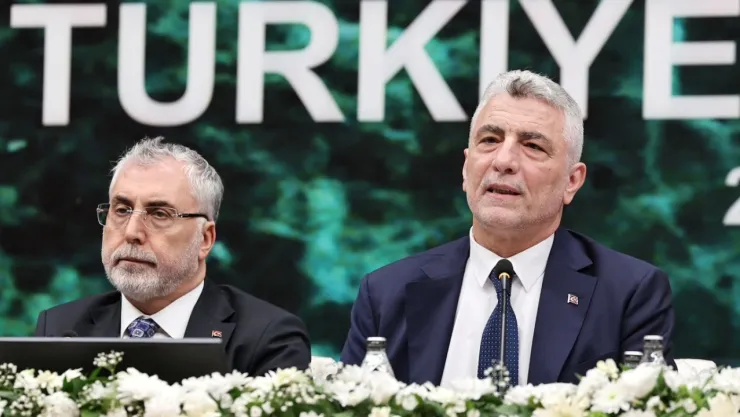 Bakan Bolat: 'Türkiye, üretimini ve ihracatını artırmaya devam ediyor'