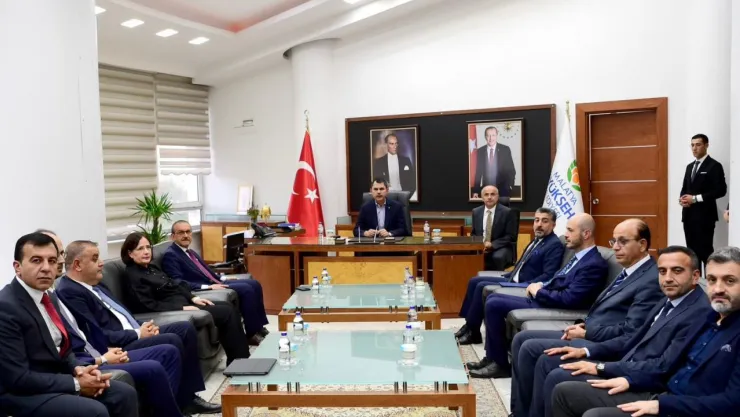 Bakan Kurum Malatya Büyükşehir Belediye Başkanı Sami Er'i Ziyaret Etti