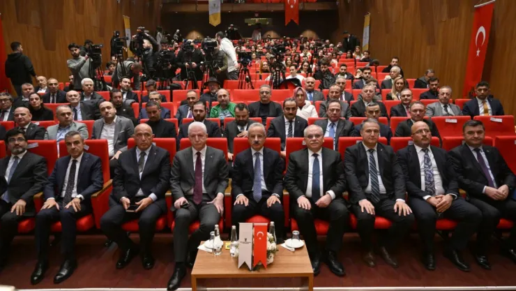Bakan Uraloğlu: 'İstanbul'un Bin 4 Kilometre Daha Metro Hattına İhtiyacı Var'