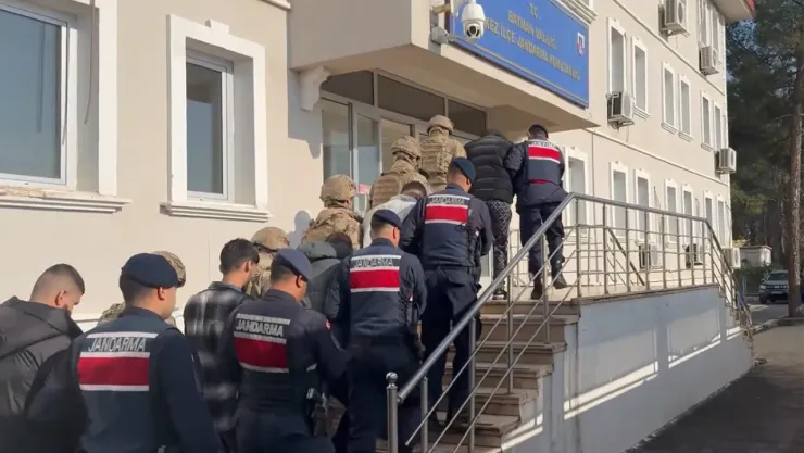 Bakan Yerlikaya: 23 ildeki yasa dışı bahis operasyonunda 42 şüpheli yakalandı