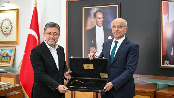 Bakan Yumaklı Malatya Büyükşehir Belediye Başkanı Sami Er'i Ziyaret Etti