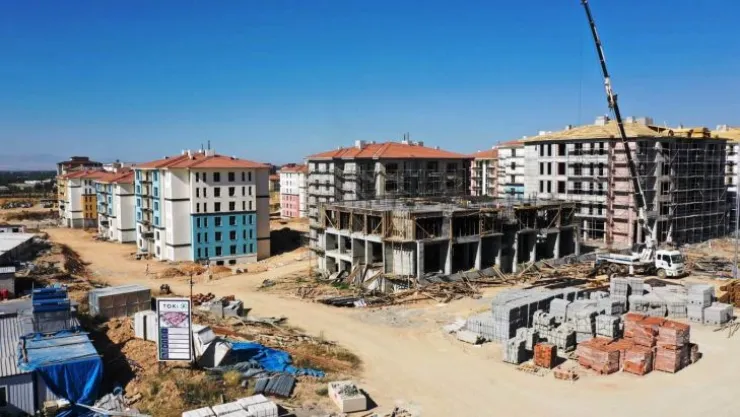 Başkan Çınar, 541 Konut Ve 22 İşyerinin Olduğu Yakınca Toki Konutlarını İnceledi