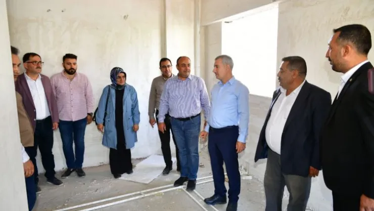 Başkan Çınar Ve Meclis Üyeleri, Turgut Özal Mahallesinde Ki Kentsel Dönüşüm Binalarını İnceledi