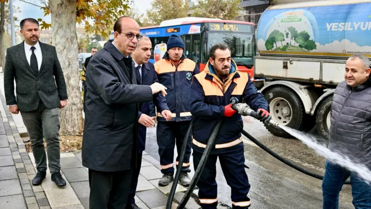 Başkan Geçit, Yakınca'da Temizlik Çalışmalarını Yerinde İnceledi