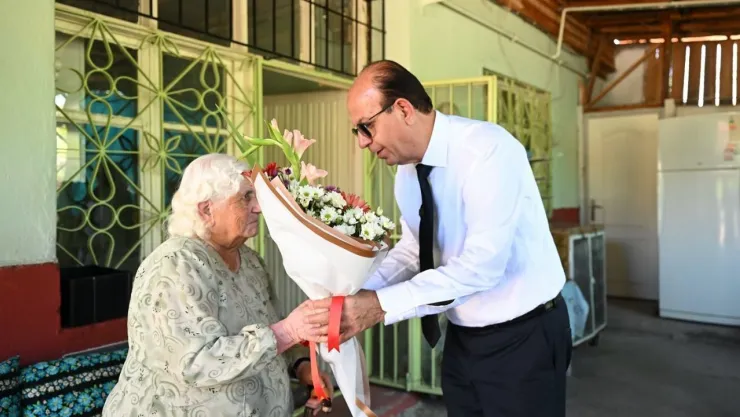 Başkan Geçit, 'Yaşlılarımız Bizim Canlı Tarihimiz, Hafızamızdır'