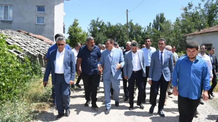 Başkan Gürkan,Yazıhan Bahçelievler Mahallesi'nde İncelemelerde Bulundu