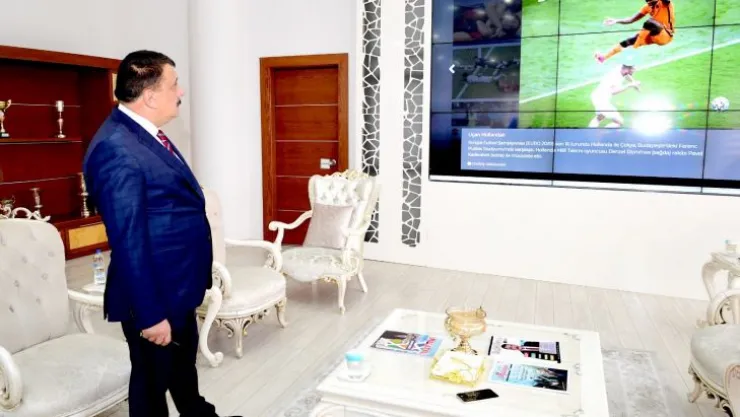 Başkan Gürkan 'Yılın Fotoğrafları' Oylamasına Katıldı