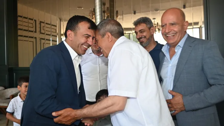 Başkan Mikail Sülük,  vatandaşların Kurban Bayramı sevincine ortak oldu.