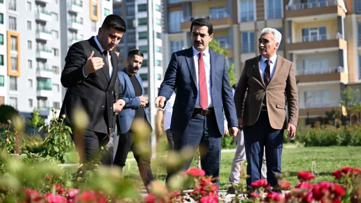 Başkan Taşkın ilçedeki parkları ve yeşil alanları mercek altına aldı