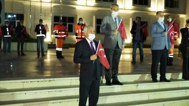 Battalgazi Belediyesi İstiklal Marşı İle Yankılandı