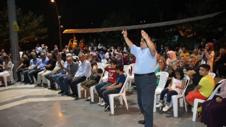 'Battalgazi'de Yaz Akşamları' programı ile Battalgazililer keyifli saatler geçirdi.