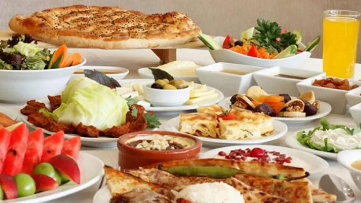 Bayramda ani beslenme değişikliği metabolizmayı zorlayabilir