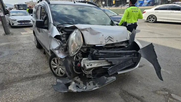 Bayramın ilk gününde 692 trafik kazası: 7 kişi hayatını kaybetti, 1128 kişi yaralandı