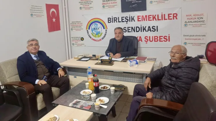 Birleşik Emekliler Sendikası'ndan Öğretmenler Günü'nde Dikkat Çeken Çağrı