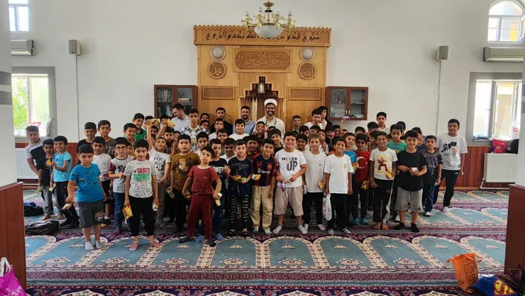 'Bu Yaz Camideyim' Projesi