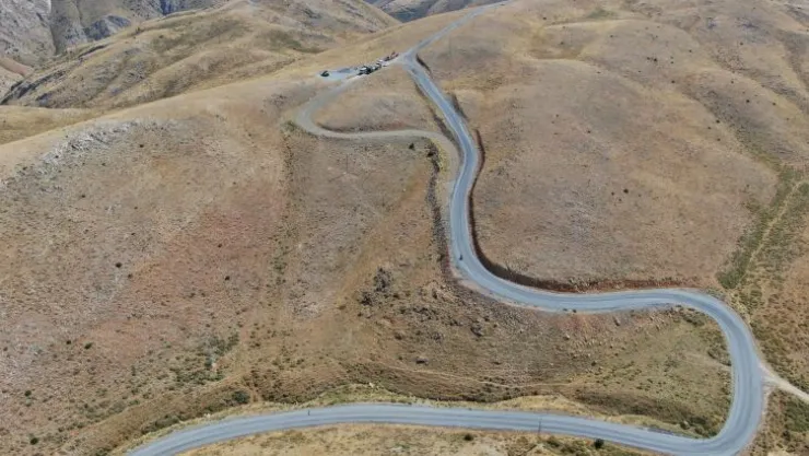 Büyükşehir Belediyesi asfalt çalışmaları devam ediyor