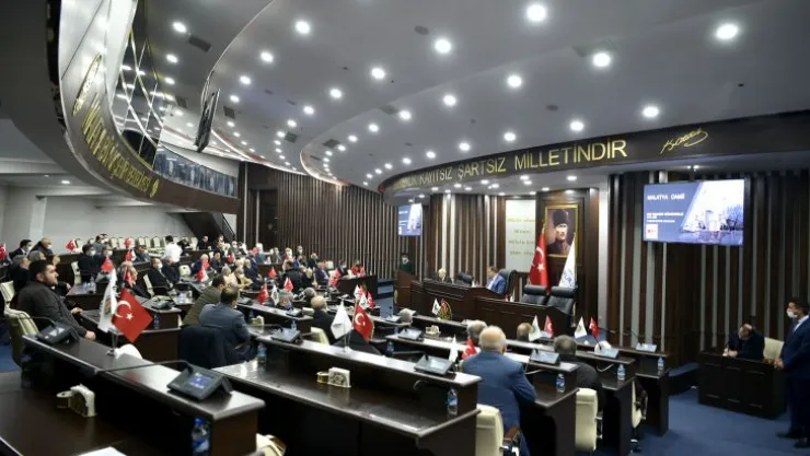 Büyükşehir Belediyesi Meclis Salonu'nda Yeni Yapılacak Cami İle İlgili Bir Sunum Gerçekleştirildi