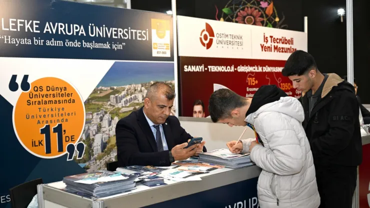 Büyükşehir Belediyesi'nin Düzenlediği  'Üniversite Bölüm Tanıtım Günleri'ne Yoğun İlgi