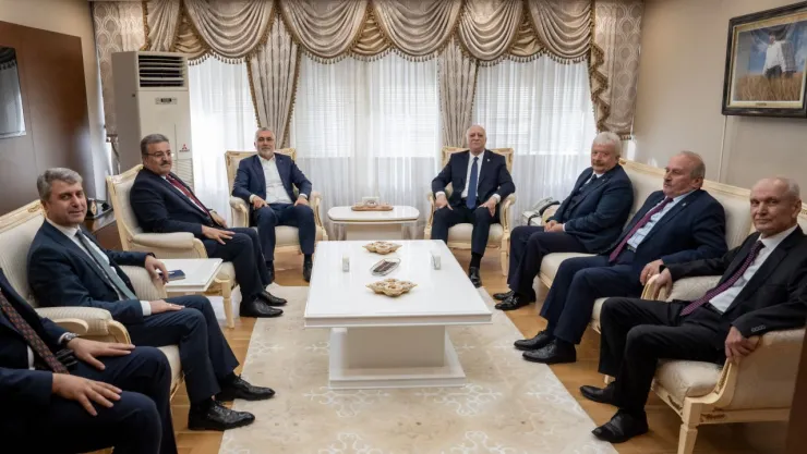 Çalışma ve Sosyal Güvenlik Bakanı Vedat Işıkhan, TZOB'u ziyaret etti
