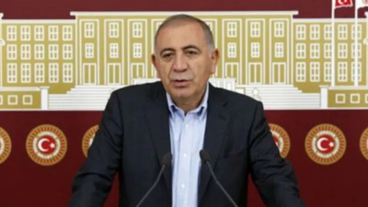 CHP'de kriz: Kayyım Gürsel Tekin'den Özgür Özel'e son uyarı