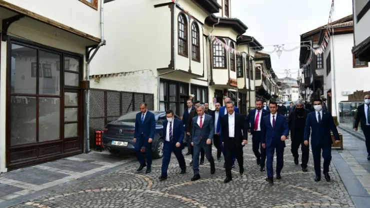 Çok Değerli Eserler, Tebrik Ederiz