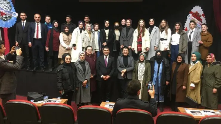 Cumhurbaşkanı Başdanışmanı Av. Ayşe Türkmenoğlu Malatya'da Gençlerle Buluştu