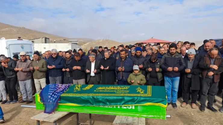 Darende'de Dağlık Alanda Ölü Bulunan Zeynep Turgut Toprağa Verildi