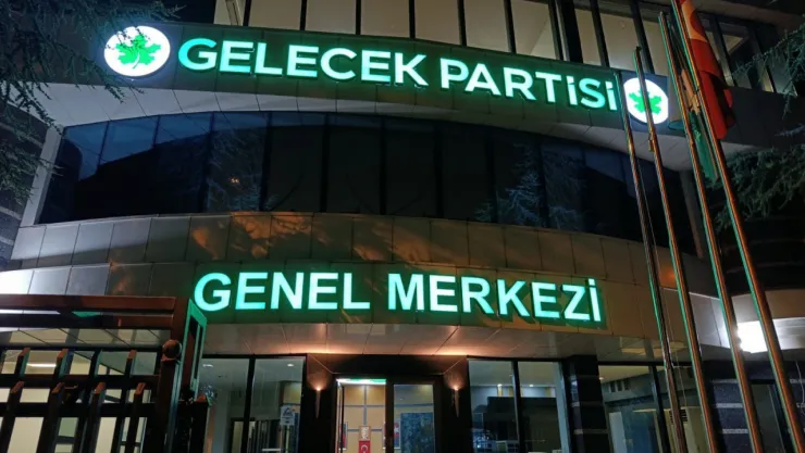 Davutoğlu, Partisinin Programını Hatırlattı: KHK Mağdurları, Gençlerin Sorunları ve Yargı Reformu