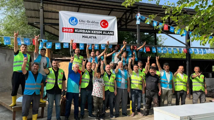 Depremzede ve ihtiyaç sahibi ailelere kurban eti ulaştırıldı.