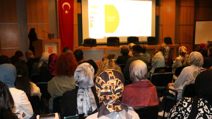Diyabet Hemşireliği Kursu Turgut Özal Kongre ve Kültür Merkezi'nde Düzenleniyor