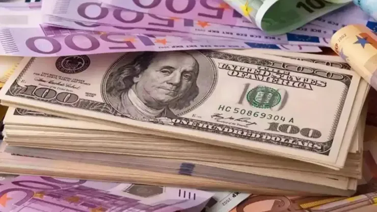 Dolar ve Euro Yeni Haftaya Güçlü Başladı