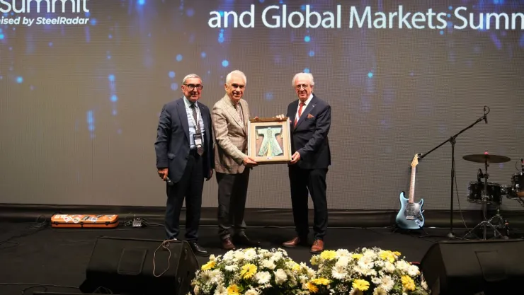 Dünya Demir Çelik Sektörü İzmir'de Bir Araya Geldi