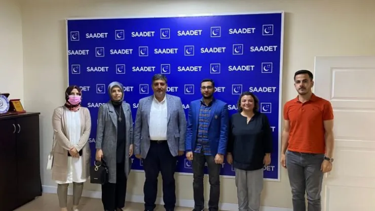 Eczacılar Odası Başkanı Ecz. Ebru Sönmez  ve yönetim kurulu Saadet Partisini ziyaret etti
