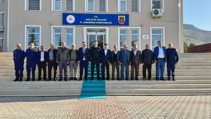 Emekli Güvenlik Korucularına Plaket