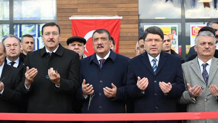 Esenlik'in 40.Şubesi Bakan Tunç tarafından açıldı