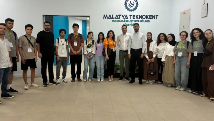 Fransa ve Türkiye'den Gençler Malatya'da Buluştu: Dijitalleşme ve Siber Güvenlik Seminerleri