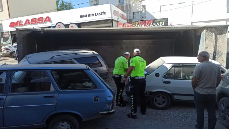 Freni Bozulan Kamyon Malatya'da Hasara Yol Açtı, 5 Kişi Yaralandı