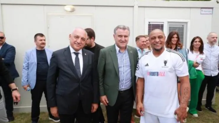 Futbolun Efsaneleri Şampiyonlar Ligi Finali Öncesi İstanbul'da Buluştu