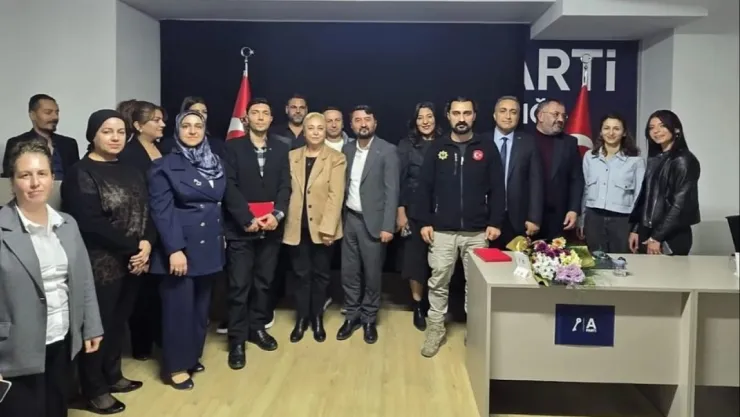 Gençler ve Aileler İçin Hayati Seminer: Bağımlılığa Dur Dendi