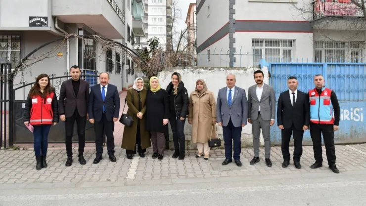 Hanımefendi Hanife Yazıcı'dan Battalgazi Ve Yeşilyurt İlçesindeki Ailelere Ziyaret